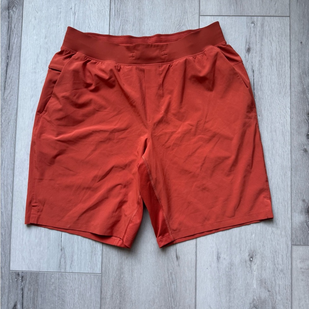 LULULEMON T.H.E. Shorts 9" Linerless...
Size L